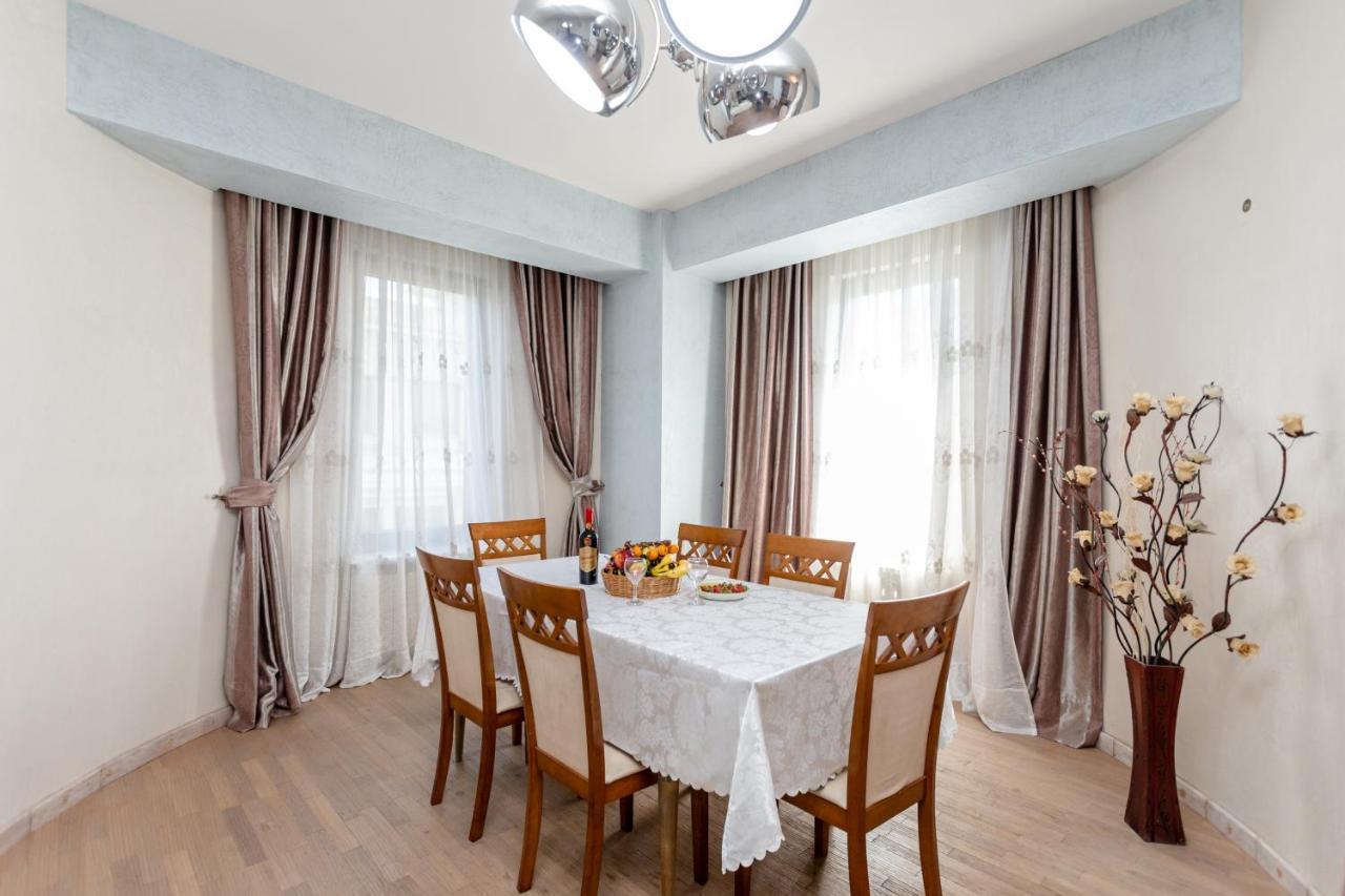 Luxury 4 Bedroom Apartment Tbilisi Bagian luar foto